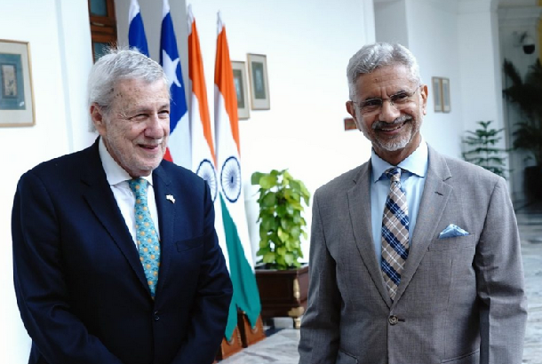 Alberto Van Klaveren and Jaishankar