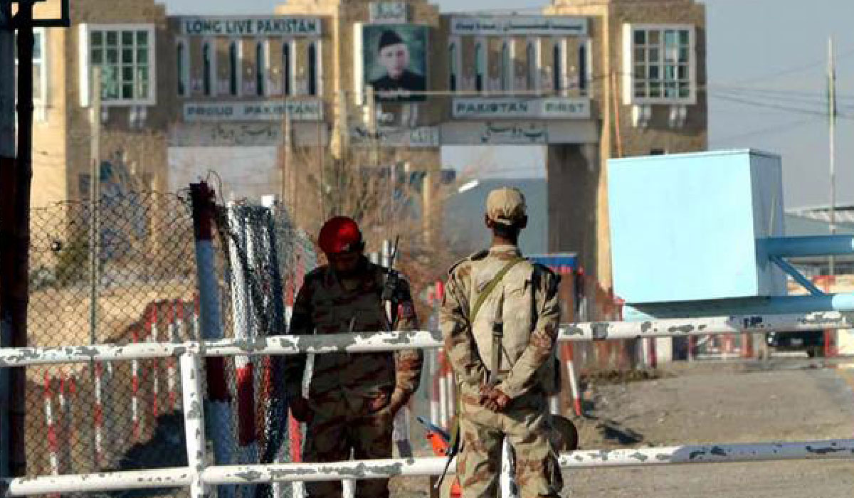 Pakistan Shuts Key Border Crossings with Afghanistan Amid Cross-Border Clashes