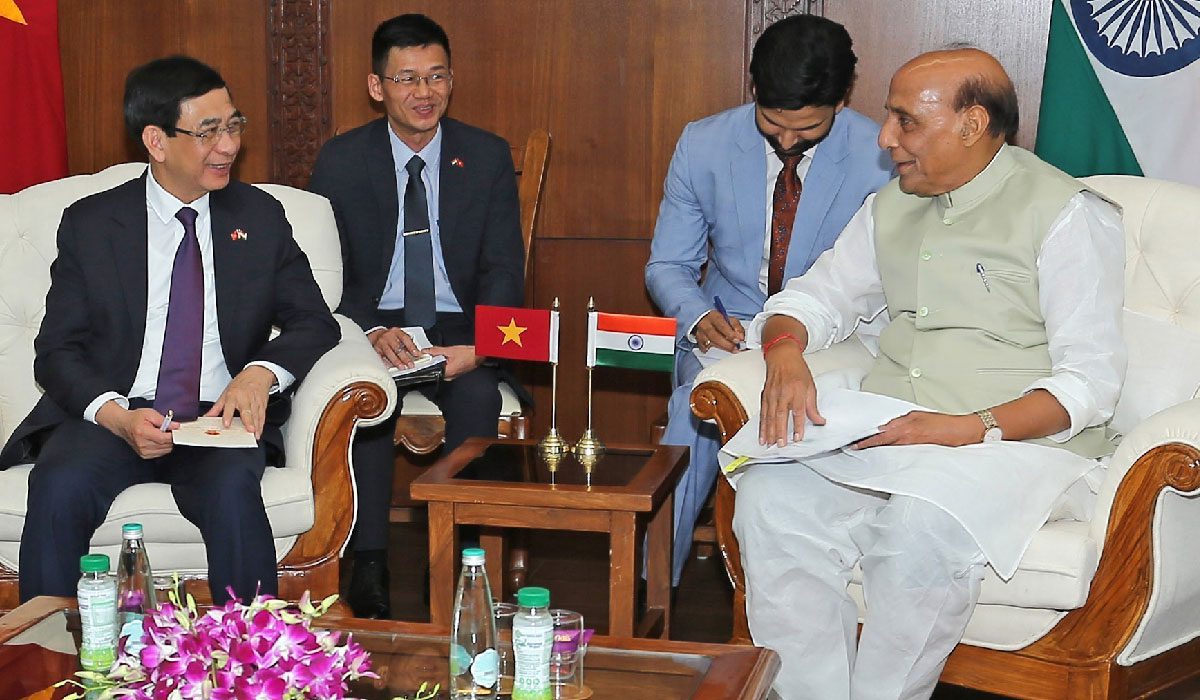 India–Vietnam Defence Ties Strengthened as Rajnath Singh Meets General Phan Van Giang in New Delhi